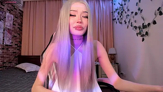 Snapshot of Velvetsky_1 chatting on 17, 12, 2025 Velvetsky 1 online show from 17, 12, 2025