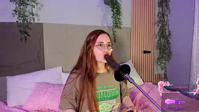 centaurigirl online show from 6, 4, 2026