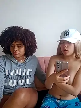 Snapshot of DANIELA_MICHEL chatting on 10, 12, 2024 DANIELA MICHEL online show from 10, 12, 2024