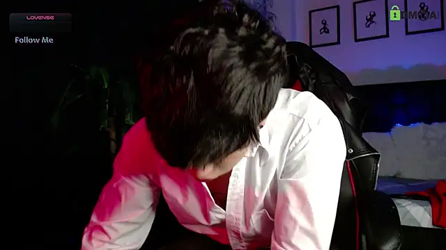 Snapshot of LyleBennett_ chatting on 2, 2, 2026 LyleBennett online show from 2, 2, 2026