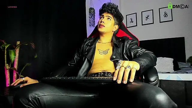 Snapshot of LyleBennett_ chatting on 22, 6, 2026 LyleBennett online show from 22, 6, 2026