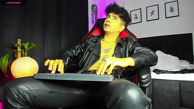 Snapshot of LyleBennett_ chatting on 1, 7, 2026 LyleBennett online show from 1, 7, 2026