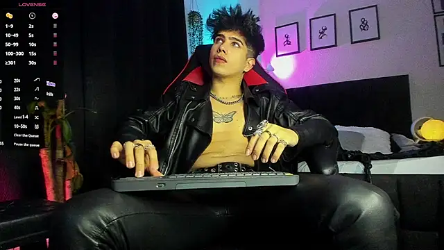 Snapshot of LyleBennett_ chatting on 21, 7, 2026 LyleBennett online show from 21, 7, 2026