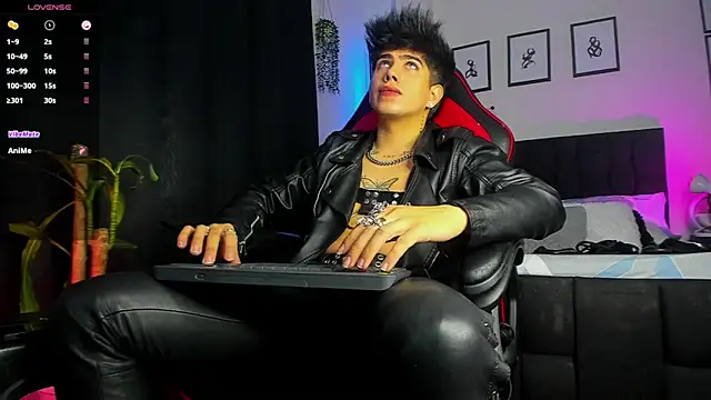 Snapshot of LyleBennett_ chatting on 28, 7, 2026 LyleBennett online show from 28, 7, 2026