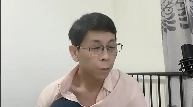 Snapshot of TGH521 chatting on 11, 1, 2025 TGH521 online show from 11, 1, 2025