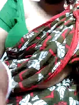 Snapshot of BERRY_00 chatting on 28, 1, 2025 BERRY 00 online show from 28, 1, 2025