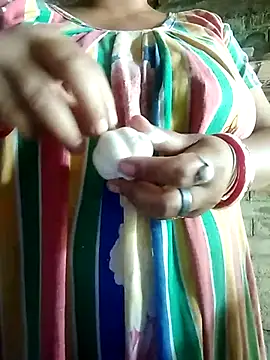 Snapshot of BERRY_00 chatting on 2, 3, 2025 BERRY 00 online show from 2, 3, 2025