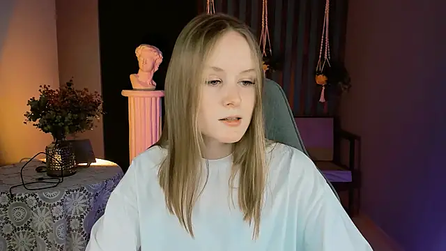 VivienLeeigh online show from 25, 12, 2024