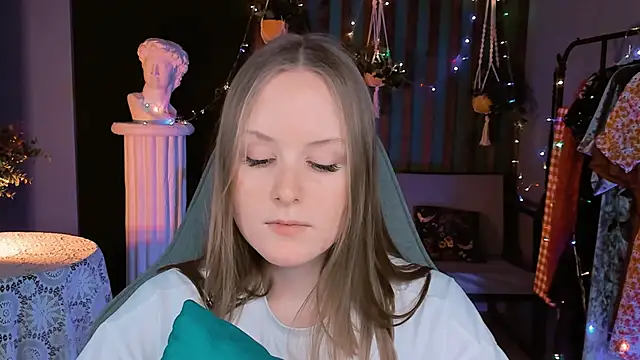 VivienLeeigh online show from 28, 12, 2024