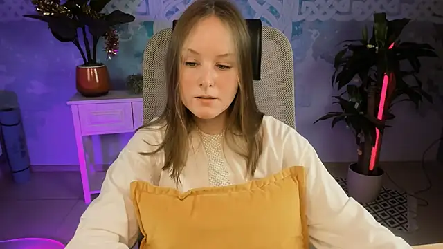 VivienLeeigh online show from 8, 1, 2025