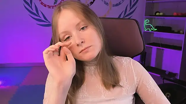 VivienLeeigh online show from 6, 2, 2025