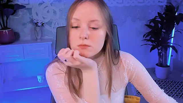 VivienLeeigh online show from 8, 2, 2025