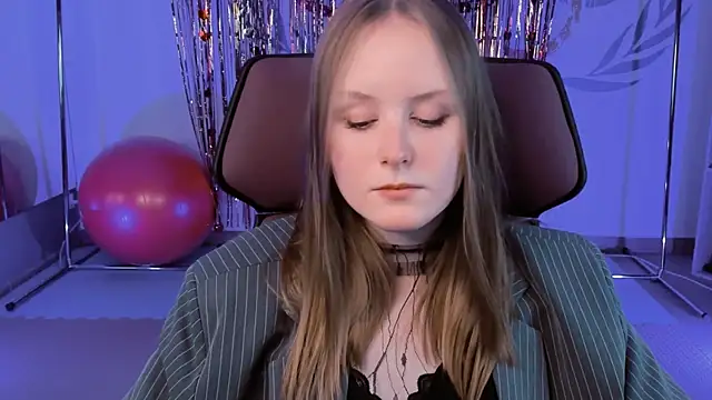 VivienLeeigh online show from 16, 2, 2025