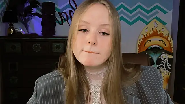 VivienLeeigh online show from 22, 2, 2025