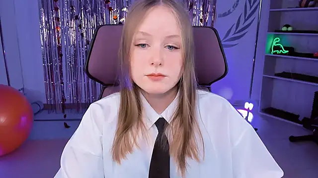 VivienLeeigh online show from 9, 3, 2025