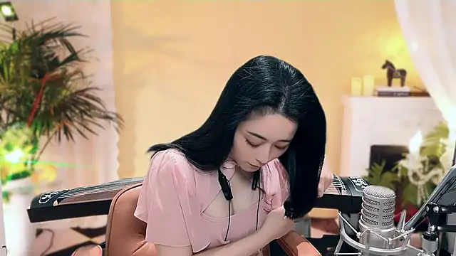 Snapshot of Tian-xin-999 chatting on 5, 3, 2025 Tian-xin-999 online show from 5, 3, 2025