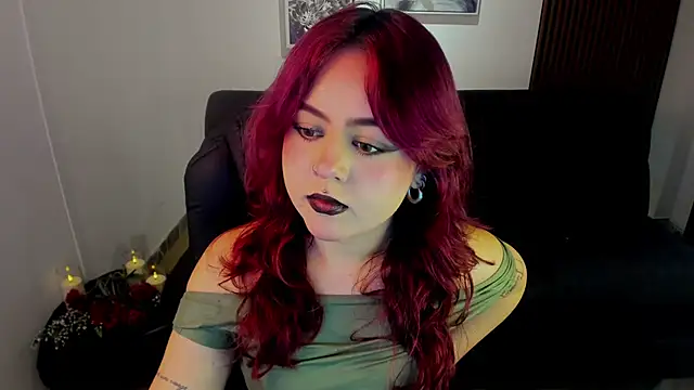 Snapshot of crimson_tati_ chatting on 26, 10, 2025 crimson tati online show from 26, 10, 2025