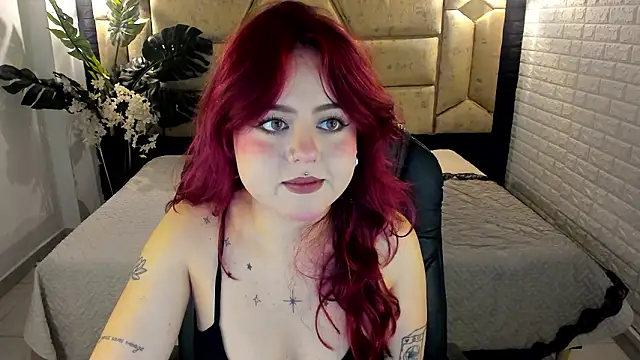 Snapshot of crimson_tati_ chatting on 5, 3, 2026 crimson tati online show from 5, 3, 2026