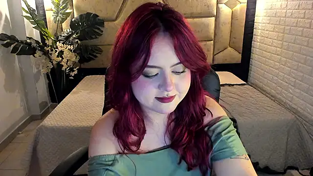 Snapshot of crimson_tati_ chatting on 6, 3, 2026 crimson tati online show from 6, 3, 2026