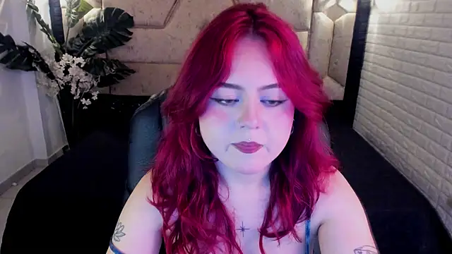 Snapshot of crimson_tati_ chatting on 9, 4, 2026 crimson tati online show from 9, 4, 2026