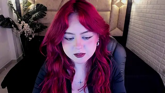 Snapshot of crimson_tati_ chatting on 12, 4, 2026 crimson tati online show from 12, 4, 2026