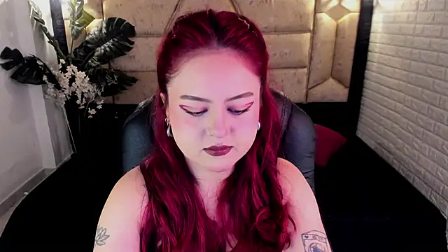 Snapshot of crimson_tati_ chatting on 14, 4, 2026 crimson tati online show from 14, 4, 2026