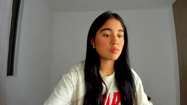 Snapshot of AriaMontgomery chatting on 17, 4, 2026 AriaMontgomery online show from 17, 4, 2026