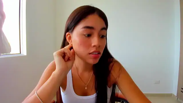 Snapshot of AriaMontgomery chatting on 4, 6, 2026 AriaMontgomery online show from 4, 6, 2026
