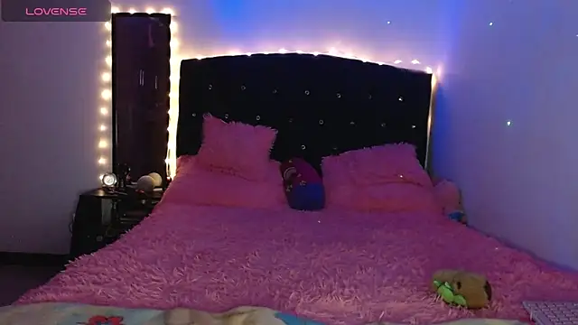 Snapshot of holy_juli chatting on 25, 2, 2025 holy juli online show from 25, 2, 2025