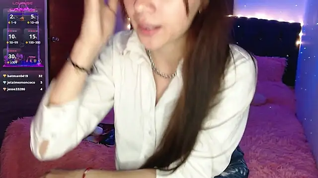 Snapshot of holy_juli chatting on 8, 3, 2025 holy juli online show from 8, 3, 2025