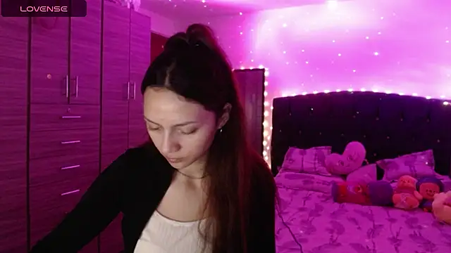 Snapshot of holy_juli chatting on 13, 10, 2025 holy juli online show from 13, 10, 2025