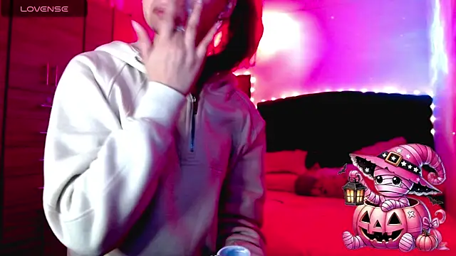 Snapshot of holy_juli chatting on 22, 10, 2025 holy juli online show from 22, 10, 2025