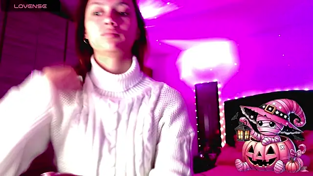 Snapshot of holy_juli chatting on 26, 10, 2025 holy juli online show from 26, 10, 2025