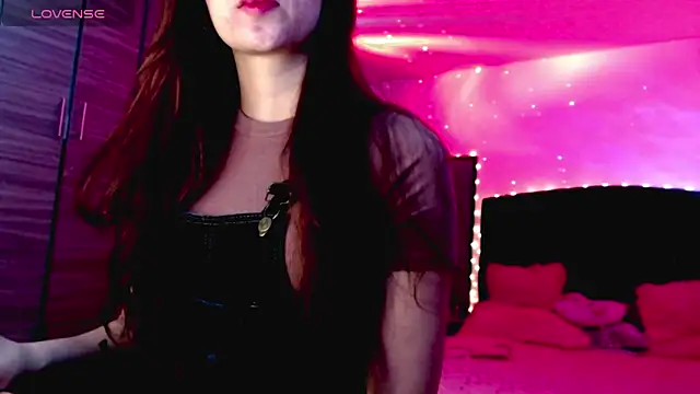 Snapshot of holy_juli chatting on 14, 11, 2025 holy juli online show from 14, 11, 2025