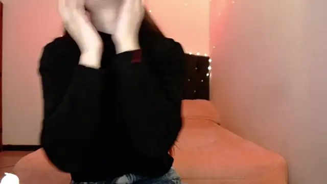 holy juli online show from 28, 3, 2026