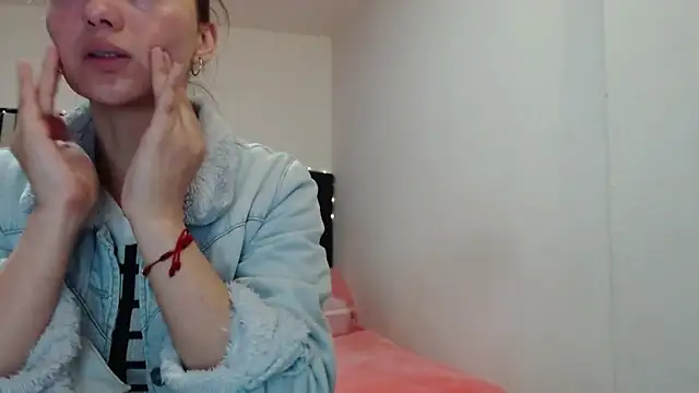 holy juli online show from 3, 4, 2026