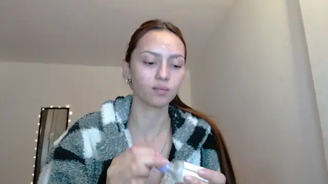 holy juli online show from 15, 4, 2026