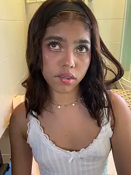 Snapshot of KellyOlsenbe chatting on 4, 3, 2026 KellyOlsenbe online show from 4, 3, 2026