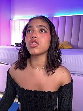 Snapshot of KellyOlsenbe chatting on 6, 3, 2026 KellyOlsenbe online show from 6, 3, 2026