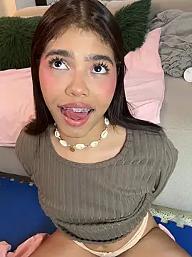 Snapshot of KellyOlsenbe chatting on 12, 3, 2026 KellyOlsenbe online show from 12, 3, 2026