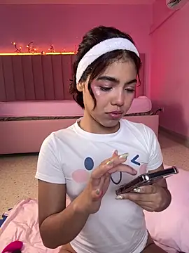 Snapshot of KellyOlsenbe chatting on 16, 3, 2026 KellyOlsenbe online show from 16, 3, 2026