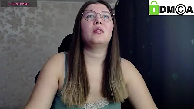 Snapshot of holy_michela chatting on 6, 10, 2025 holy michela online show from 6, 10, 2025