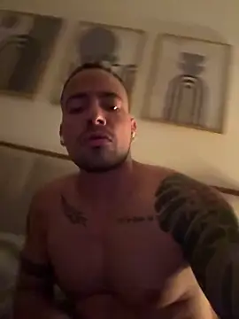 Snapshot of Kaueleon chatting on 16, 3, 2025 Kaueleon online show from 16, 3, 2025