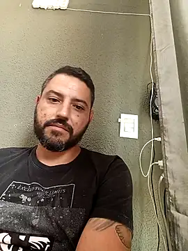 Snapshot of P4uzud4O chatting on 11, 4, 2026 P4uzud4O online show from 11, 4, 2026