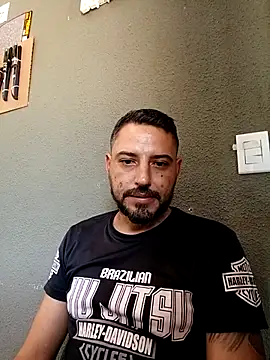 Snapshot of P4uzud4O chatting on 17, 4, 2026 P4uzud4O online show from 17, 4, 2026