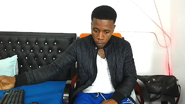 Snapshot of Damian_hart_24CM chatting on 16, 11, 2025 Damian hart 24CM online show from 16, 11, 2025