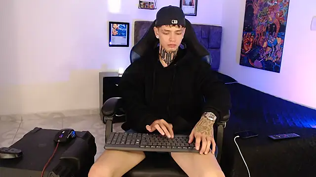 Snapshot of Dan_brownn chatting on 22, 4, 2026 Dan brownn online show from 22, 4, 2026