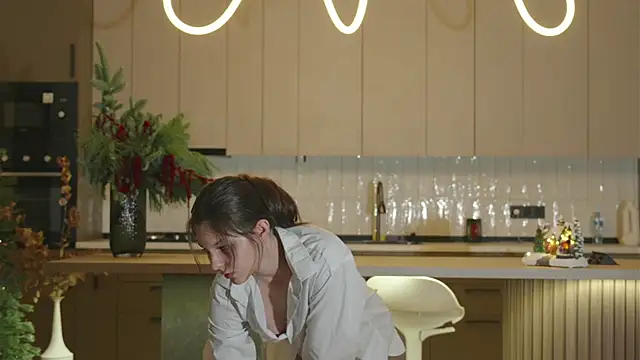 whisper of love online show from 16, 12, 2025