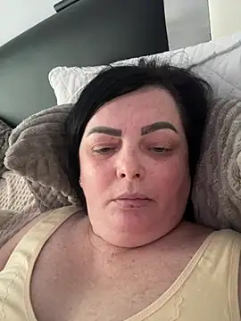 Amandamuller1982 online show from 10, 2, 2025