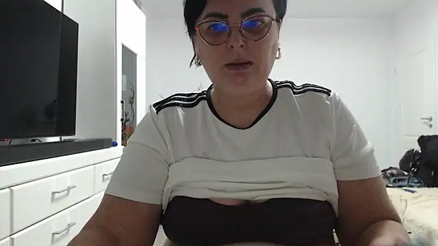 Amandamuller1982 online show from 9, 2, 2026